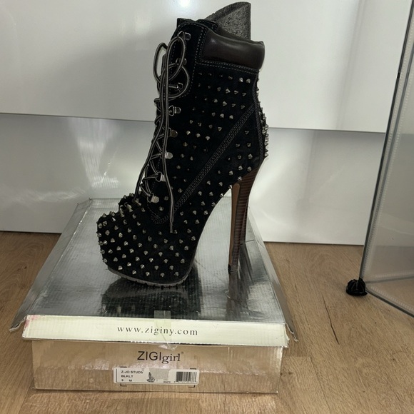 ZIGI girl platform boots with spikes “construction black boots style with heels” - Picture 3 of 6